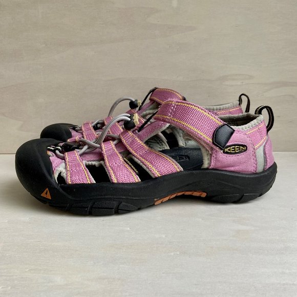 closed toe pink sandals